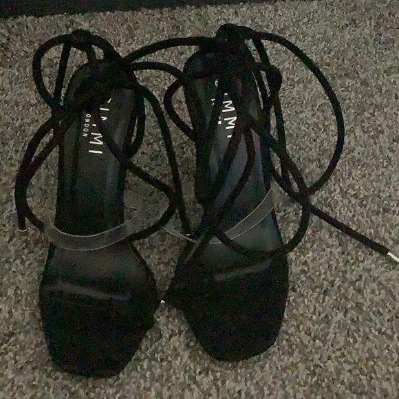 Heels - Picture 2 of 3